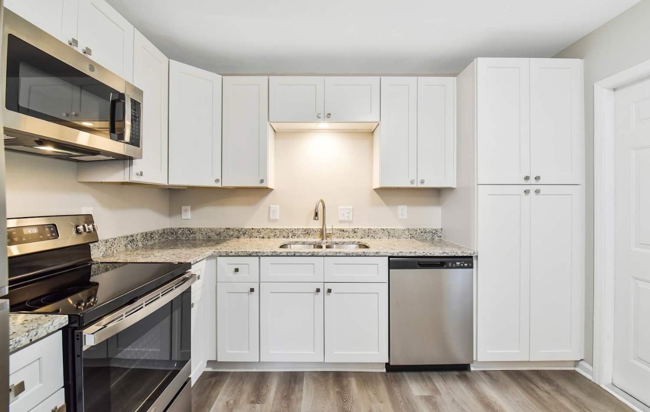 Building Photo - 823 Dedmon Dr