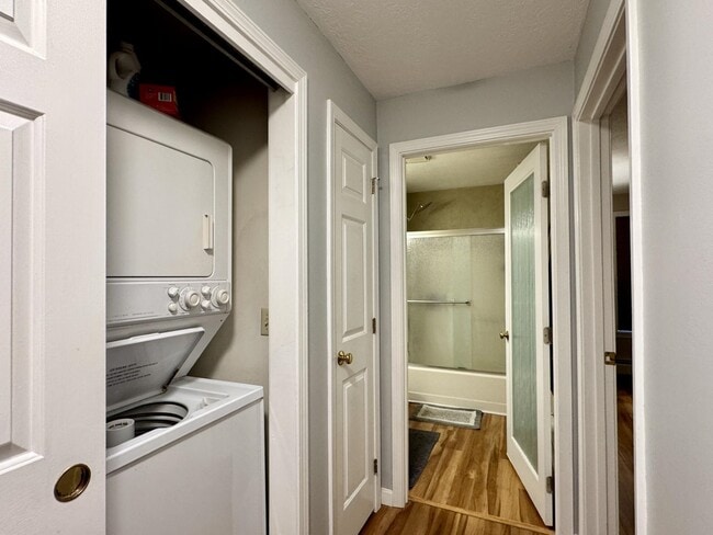 Building Photo - 19 Saco St