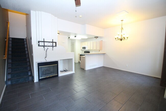 Building Photo - 3348 Apogee View