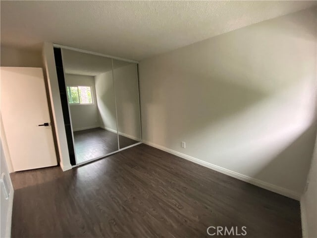 Building Photo - 25400 Oak St