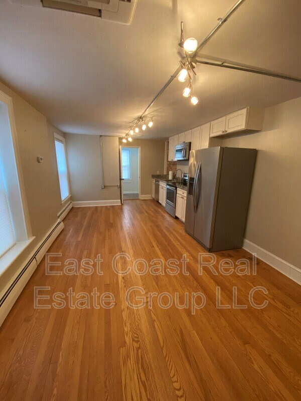 Building Photo - 4 W Water St