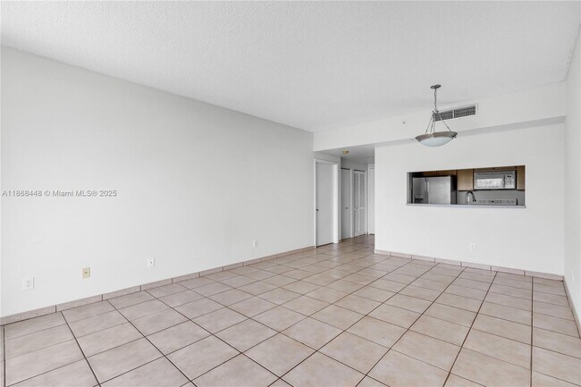Building Photo - 2475 Brickell Ave