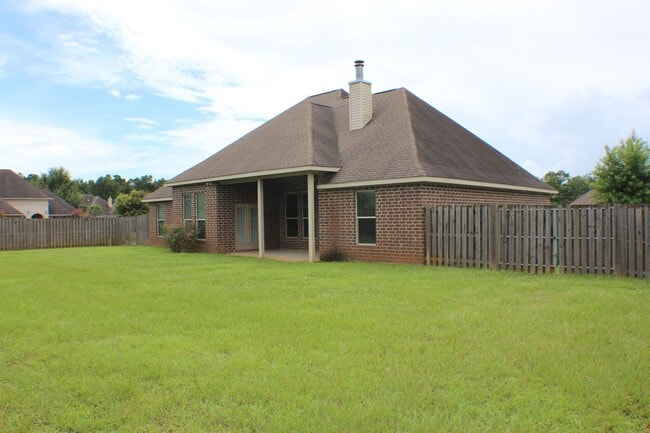 Building Photo - 4/3 IN FAIRHOPE'S NATURES TRAIL