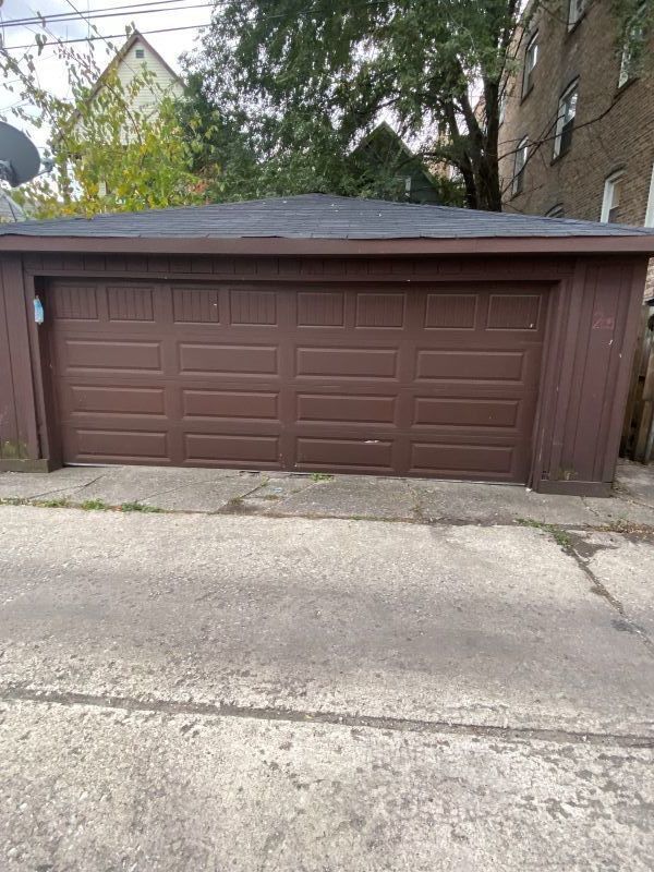 Building Photo - 1340 E 76th St