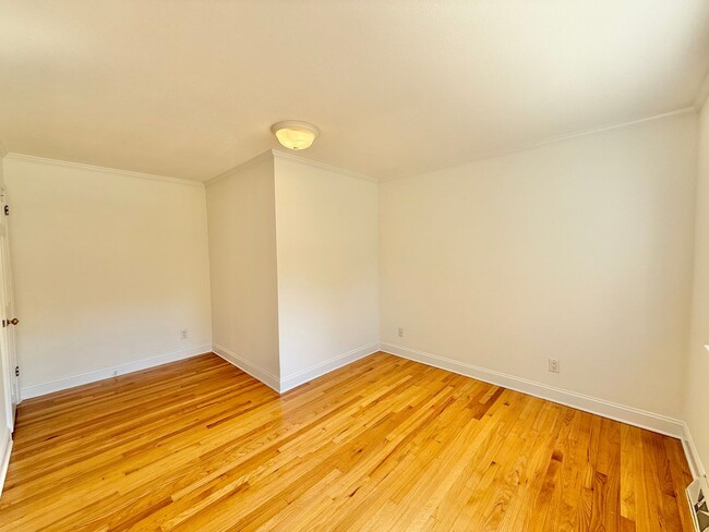 Building Photo - **OFFERING REFUNDABLE APPLICATION FEES** Stunning 5BD, 3BA North Ridge Raleigh Home on a Large, P...