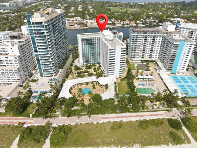 Building Photo - 5055 Collins Ave