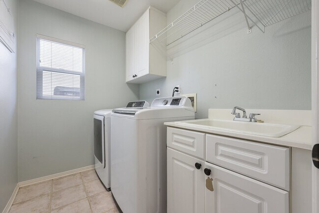 Building Photo - 11920 Mil Pitrero Rd