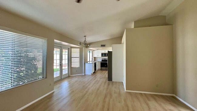 Building Photo - 8878 E Sheena Dr