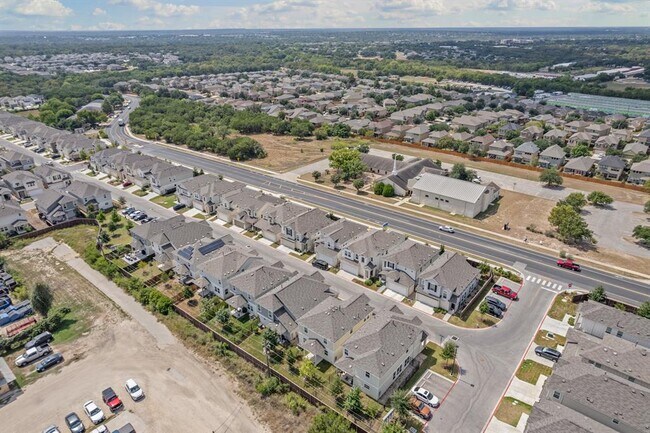 Building Photo - 9616 Dawn Pearl Dr