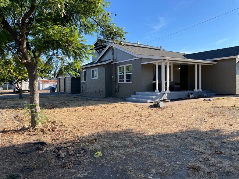 Building Photo - 980 Hillcrest Rd