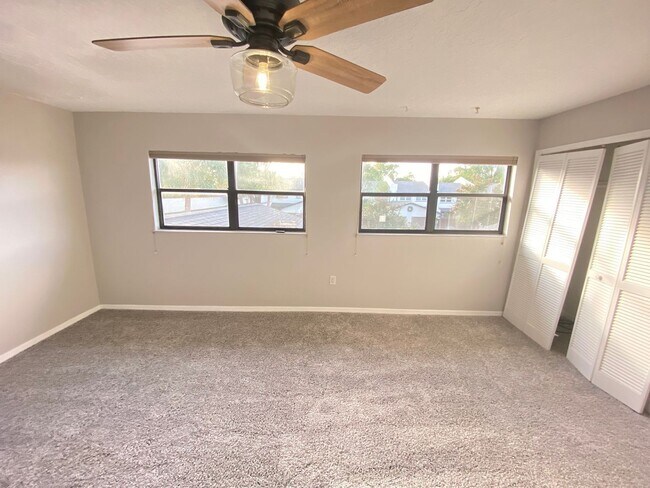 Building Photo - 1718 Gulfview Dr