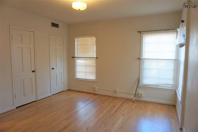 Building Photo - 1681 Woodrow Ave