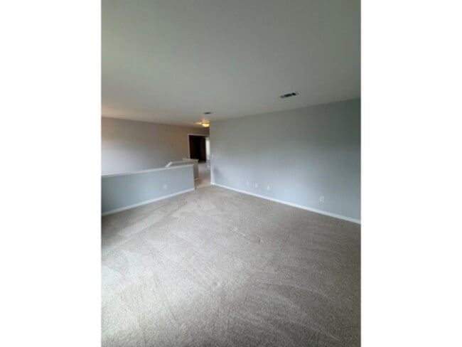 Building Photo - 10552 Vaughn Ct