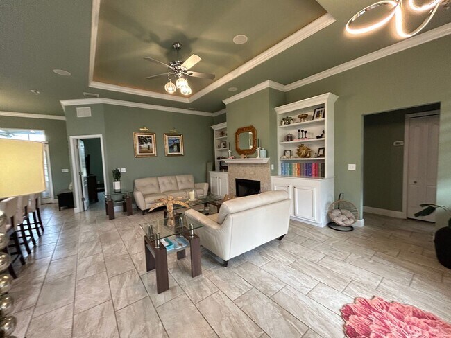 Building Photo - Elegant 3/2 in Oakmont