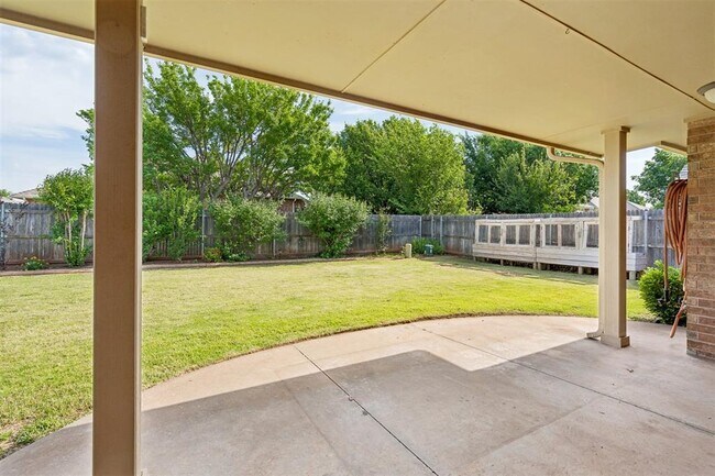 Building Photo - 2725 NW 166th St