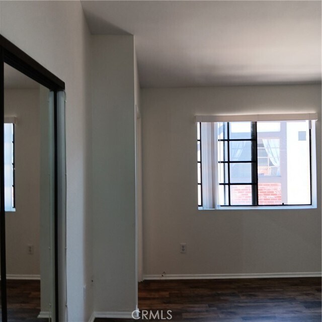 Building Photo - 1419 W 179th St