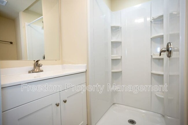 Building Photo - 10270 Cub Run Ct