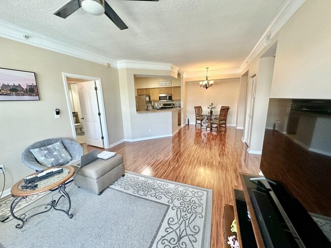 Building Photo - 9901 Baywinds Blvd