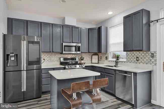 Building Photo - 8515 Towne Manor Ct