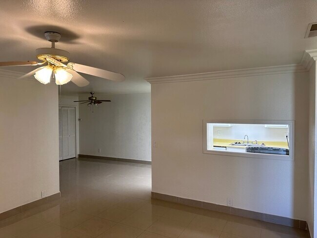Building Photo - Modesto 3 Bedroom 2 Bath Home