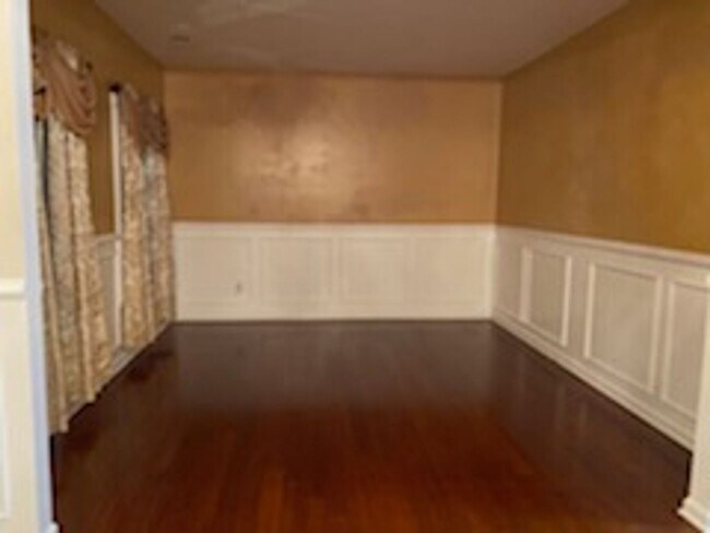 Building Photo - 3512 Frederick Dr
