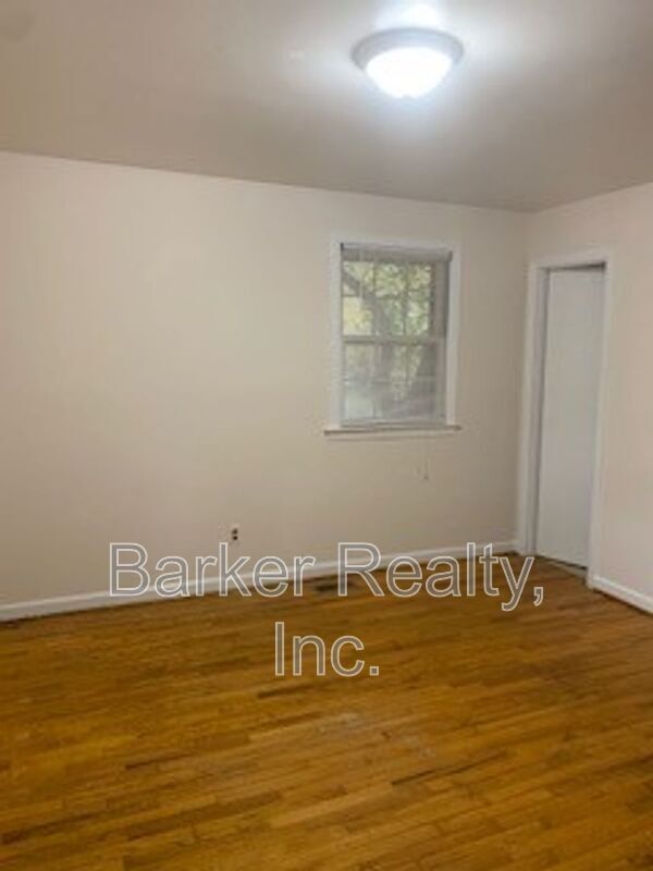 Building Photo - 2302 Lora Ln