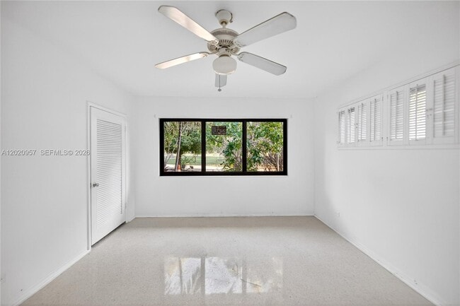 Building Photo - 1100 N Shore Dr