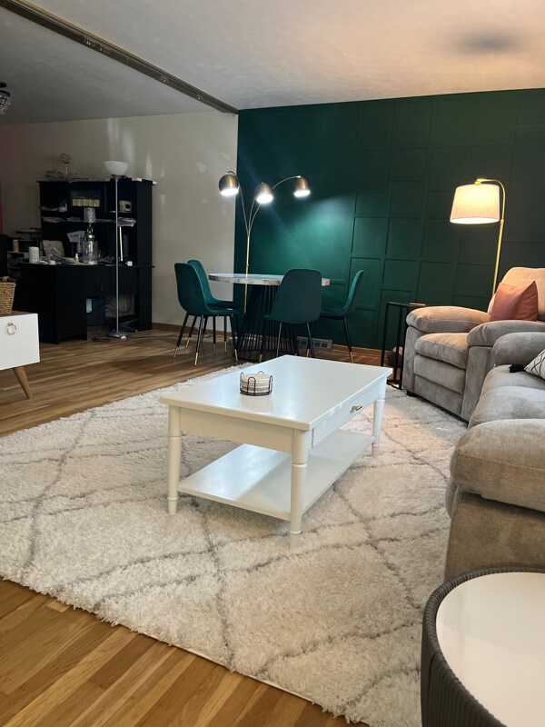 Building Photo - 4755 Esterbrook Rd