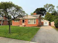 Building Photo - 1510 Woodland Dr