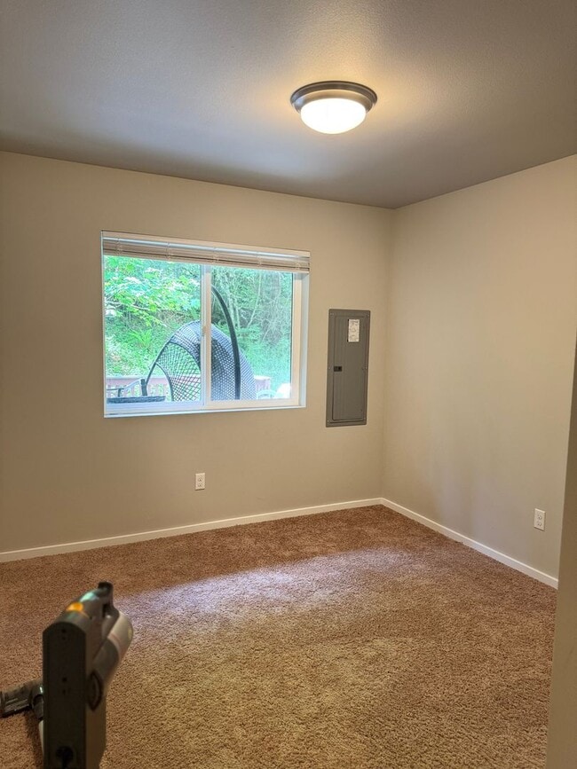 Building Photo - Secluded cottage 2 BR 1.75 BA