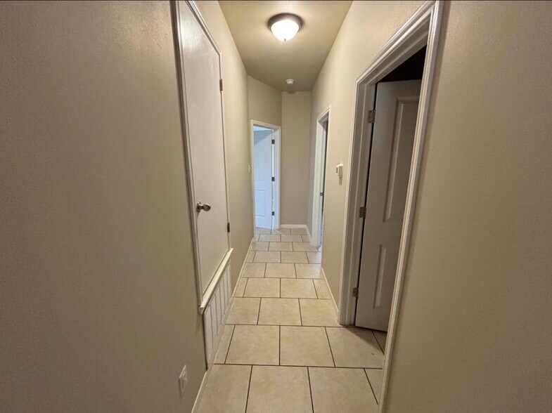 Building Photo - 4304 Ivory Ln