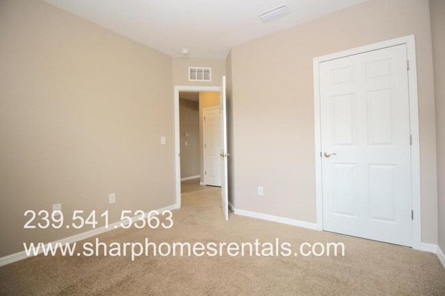 Building Photo - 709 SW 25th Ln