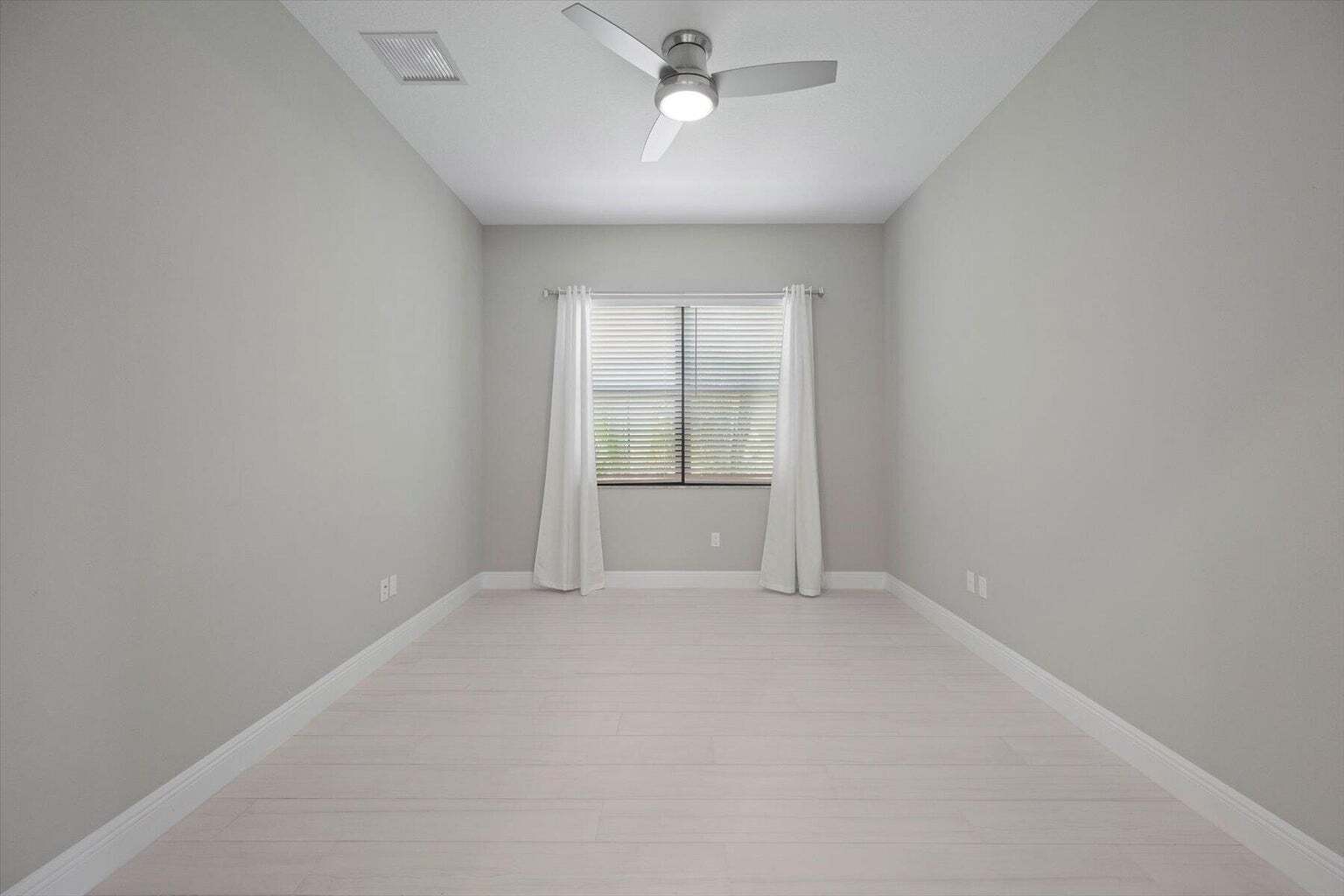 Building Photo - 16124 Key Biscayne Ln