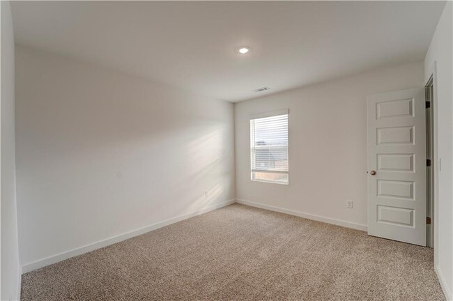 Building Photo - 139 S Maroon Ave