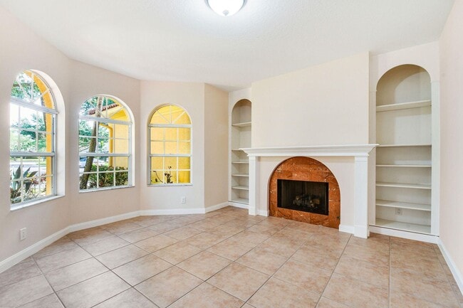 Building Photo - 207 Banyanwood Point