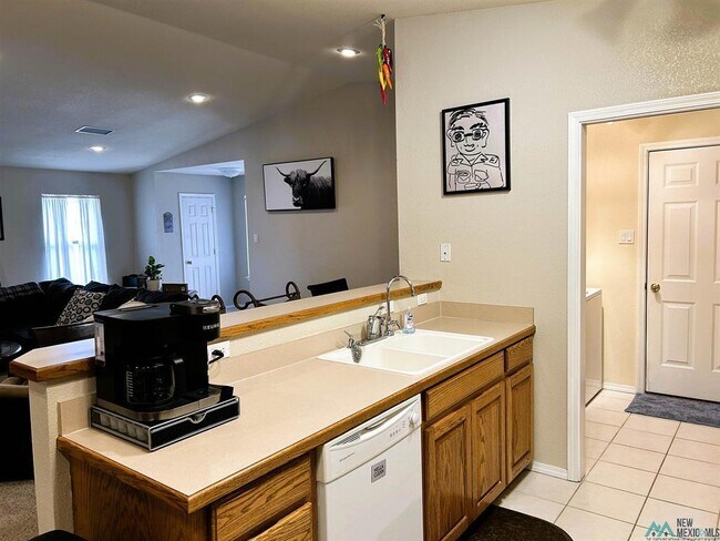 Building Photo - 3206 N Richardson Ave