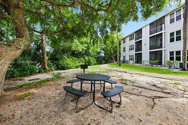 Building Photo - 2303 N Congress Ave
