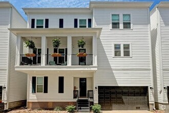 Building Photo - 1206 W 17th St