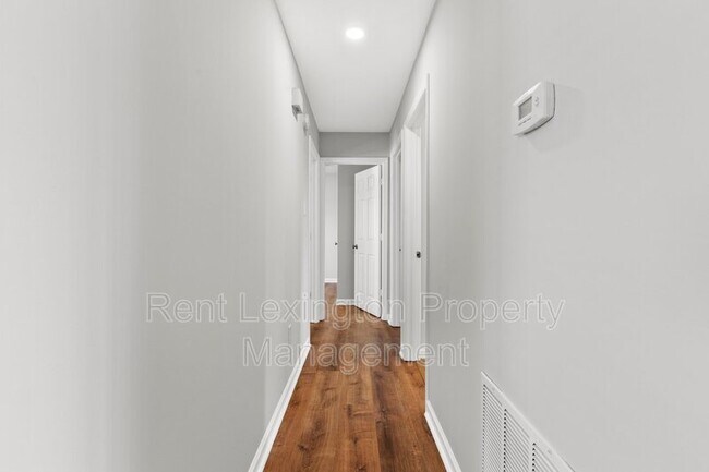 Building Photo - 1576 Springfield Dr