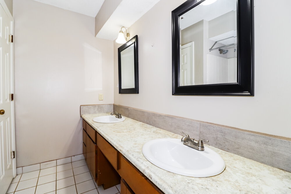 Building Photo - 423 Cairn Cove