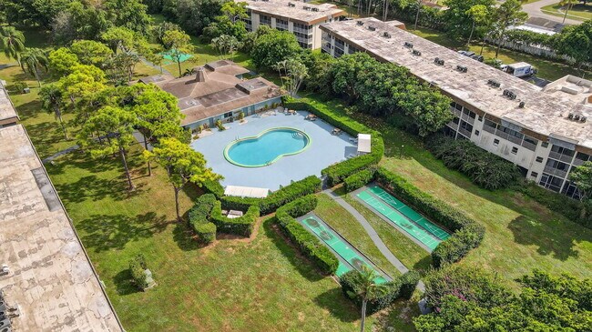 Building Photo - 2200 Springdale Blvd