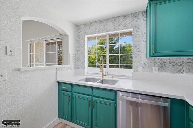 Building Photo - 315 Seine Way