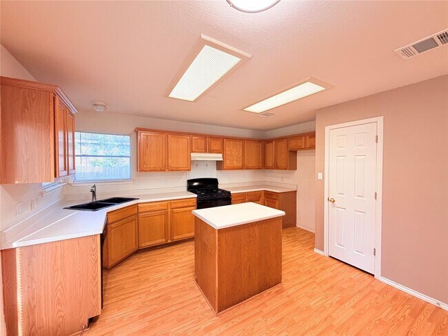 Building Photo - 1522 Van Horn Dr