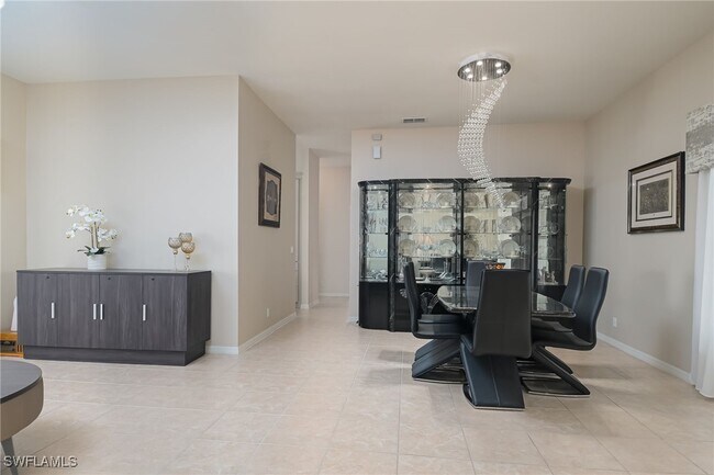 Building Photo - 2250 Grove Dr