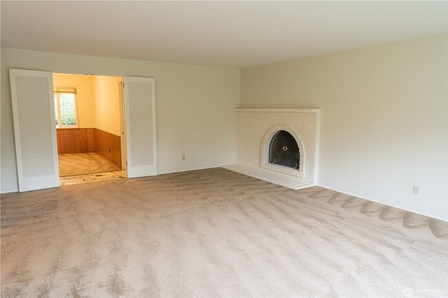 Building Photo - 3bd/2.25ba Bellevue Home