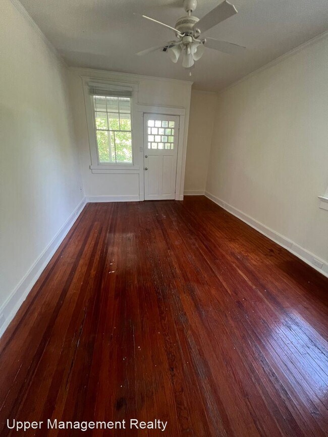 Building Photo - 4 br, 2 bath Apartment - 1531 - 1533 Lower...