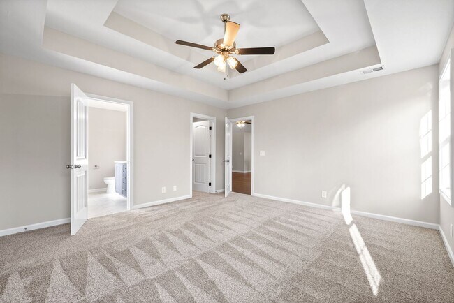 Building Photo - Pet Friendly Three Bedroom!