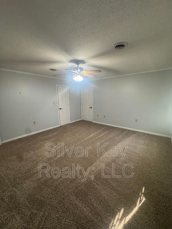 Building Photo - 1339 English Ln