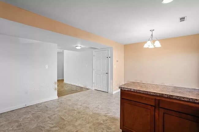 Building Photo - 39 Stix Ln