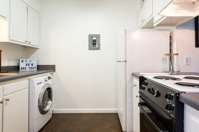 Building Photo - 3914 Avenue D